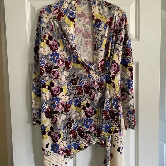 Anthropologie Guinevere waterfall cardigan sweater Sz M cream purple floral - Picture 3 of 10